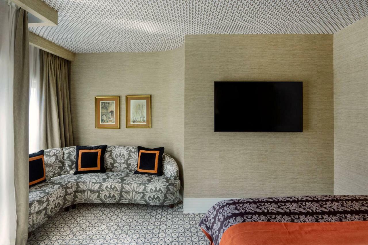 The First One Madrid Preciados (Adults Only) Hotell Exteriör bild