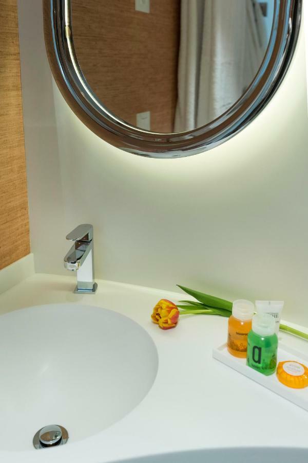 The First One Madrid Preciados (Adults Only) Hotell Exteriör bild
